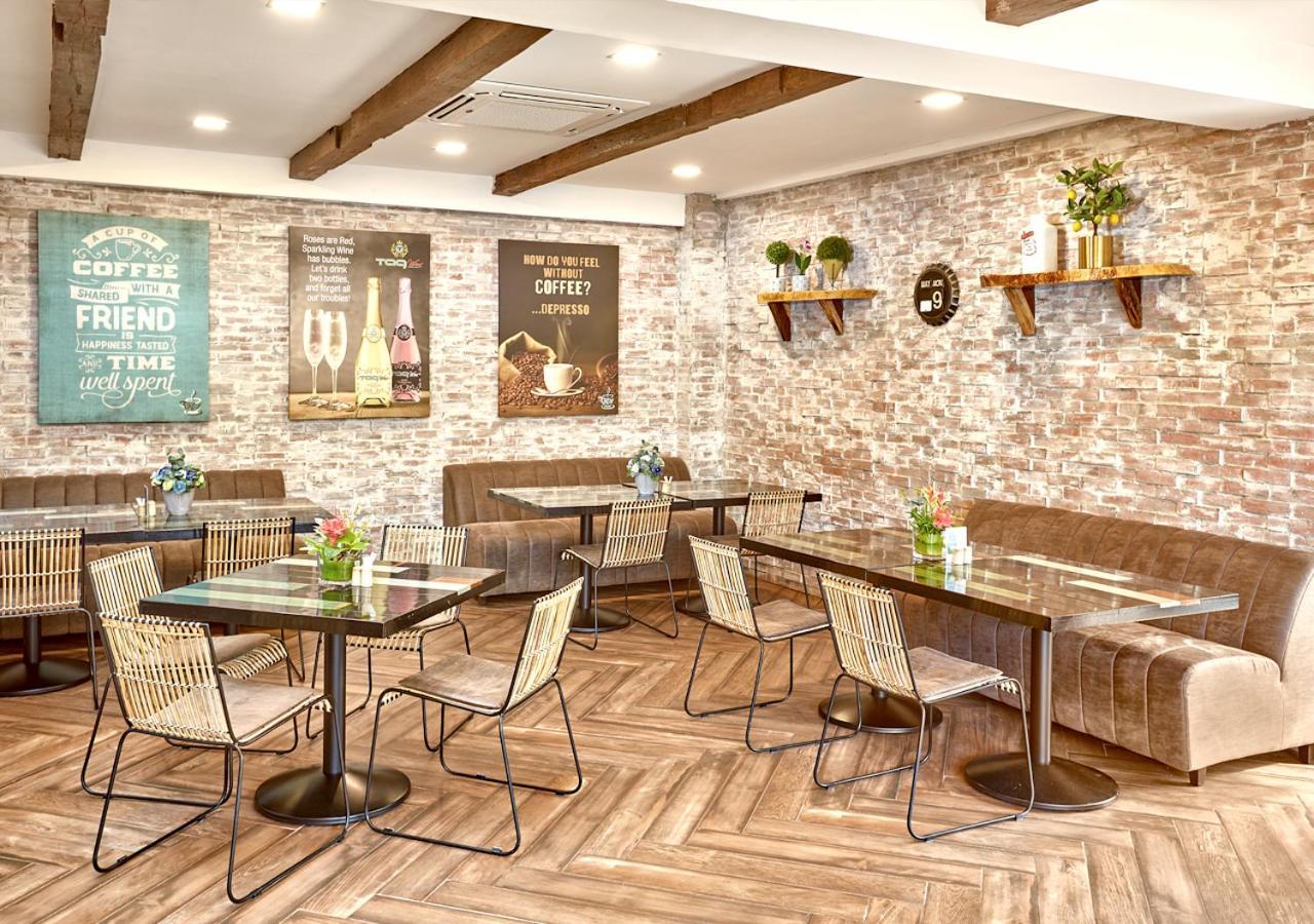 קורון Tag Resort מראה חיצוני תמונה